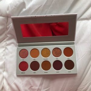 Jaclyn Hill Ring The Alarm Pallette